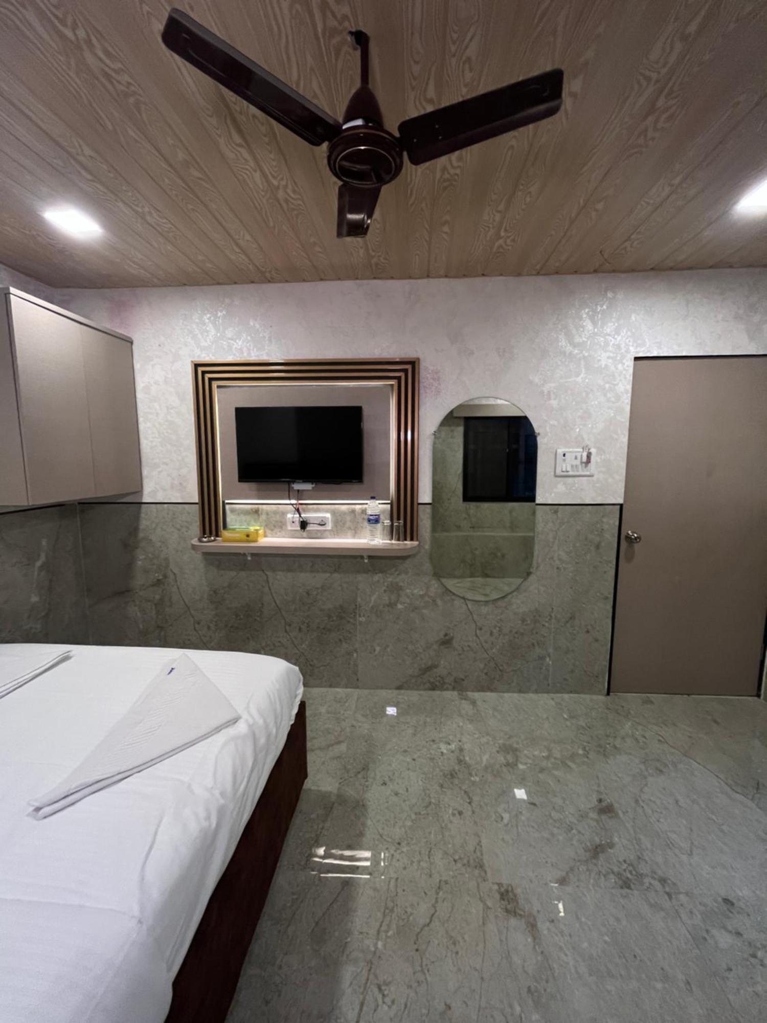 Hotel Newyork By Stayzy Rooms مومباي المظهر الخارجي الصورة